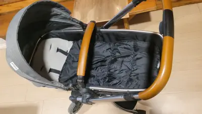 Coche de bebé gris con manillar ajustable - miniatura 2