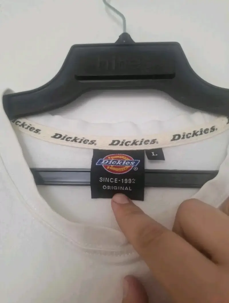 Polera blanca Dickies con logo bordado - 5