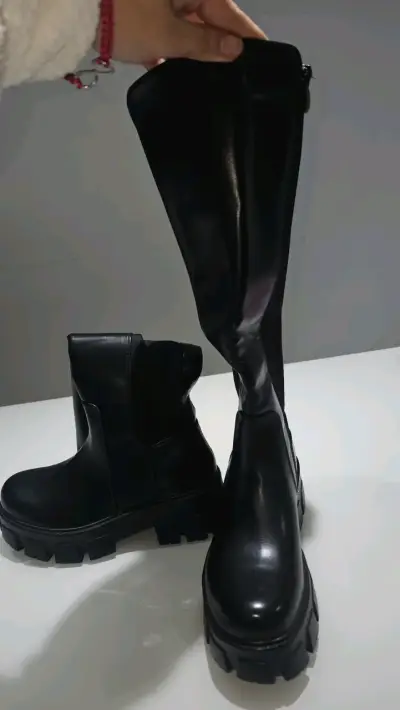 Botas negras  para mujer con suela gruesa nro 35 - miniatura 5