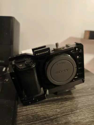 Cámara Sony a6400 + accesorios - miniatura 1