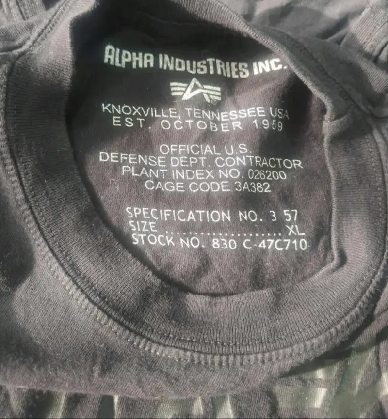 Polera Negra Alpha Industries Est. 1959 - 2