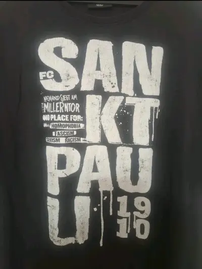 Polera Negra FC St. Pauli con Estampado - miniatura 3