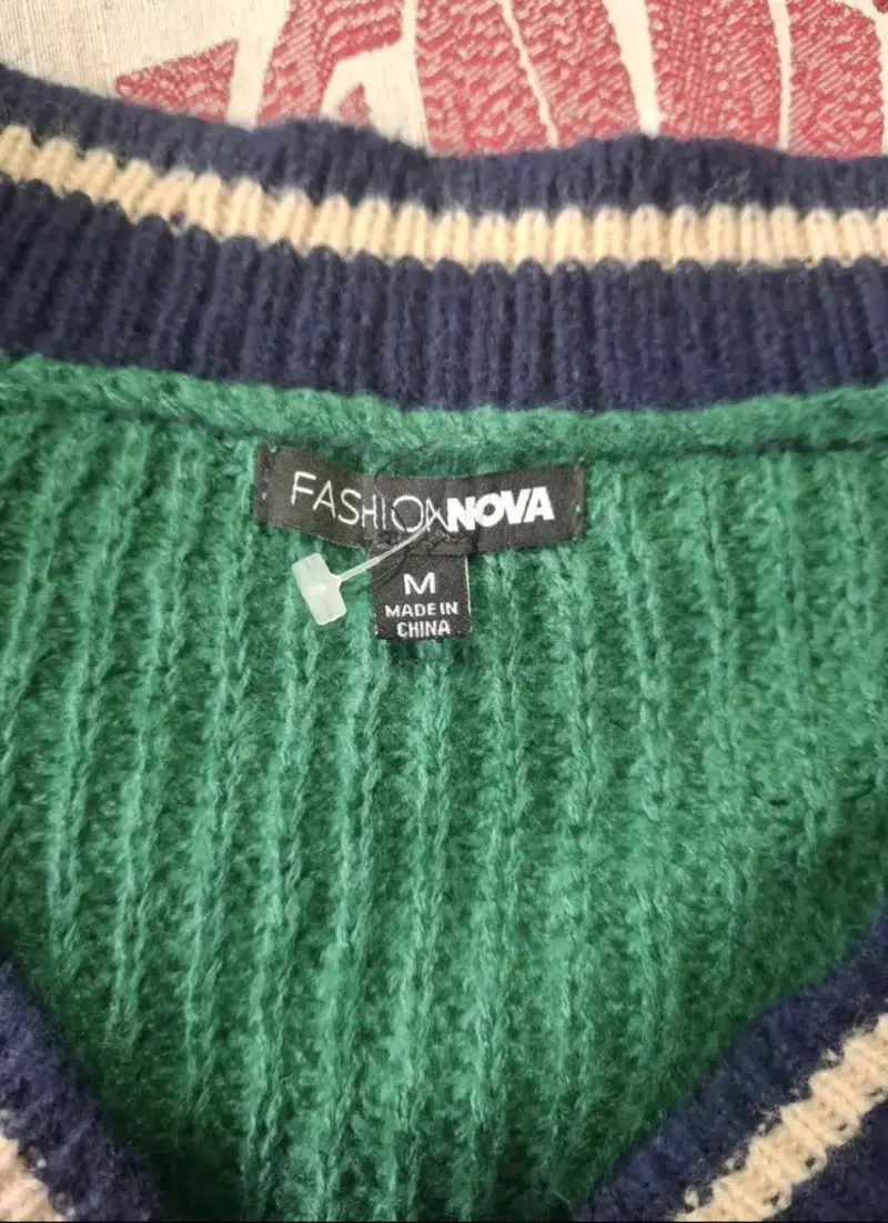 Cárdigan Verde Fashion Nova con Detalles a Rayas - 3