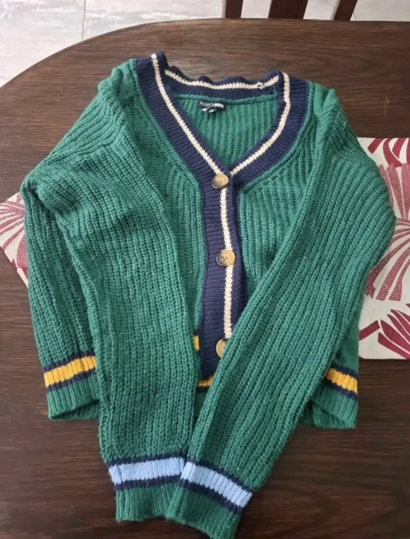 Cárdigan Verde Fashion Nova con Detalles a Rayas - 4