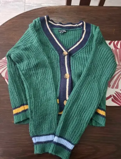 Cárdigan Verde Fashion Nova con Detalles a Rayas - miniatura 4