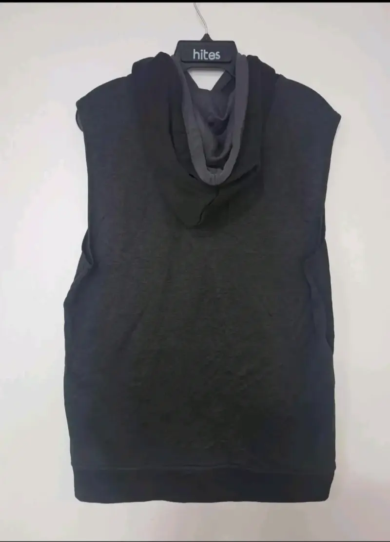 Polerón sin mangas Tapout negro con capucha - 2