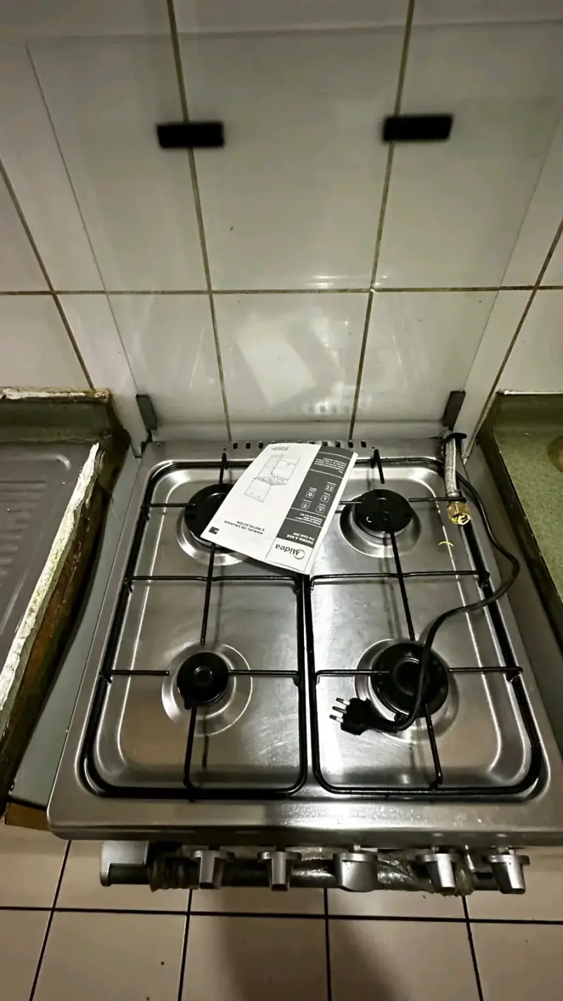 Cocina a gas Midea con 4 quemadores - 4