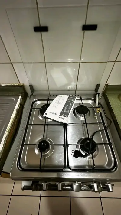Cocina a gas Midea con 4 quemadores - miniatura 4