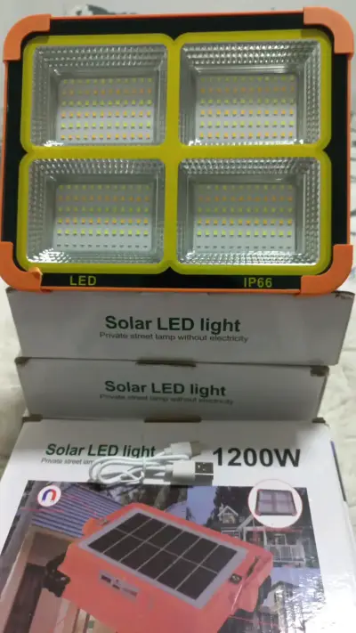 Luz LED Solar 1200W para Exteriores - miniatura 1