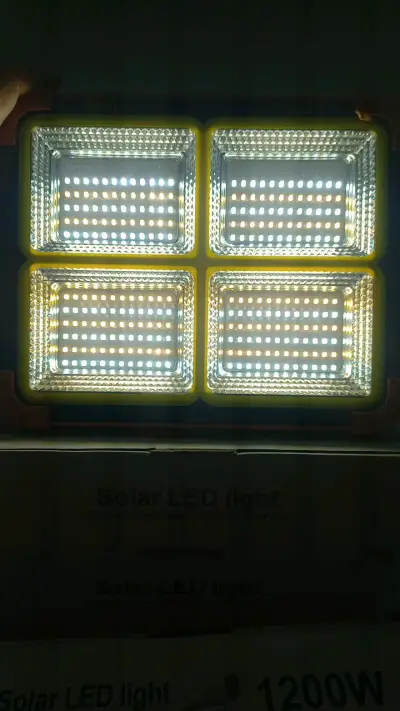 Luz LED Solar 1200W para Exteriores - miniatura 4