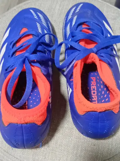 Zapatillas de fútbol Adidas Predator azul y rojo - miniatura 2