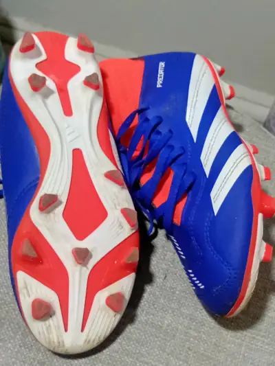 Zapatillas de fútbol Adidas Predator azul y rojo - miniatura 3