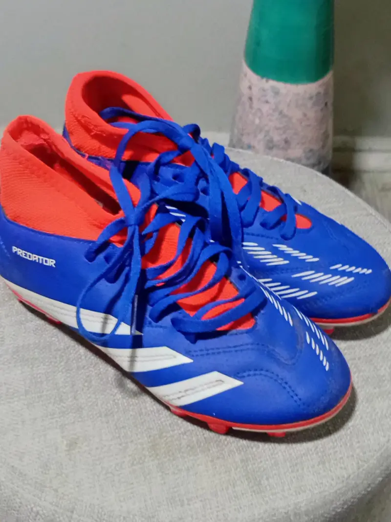 Zapatillas de fútbol Adidas Predator azul y rojo - 4