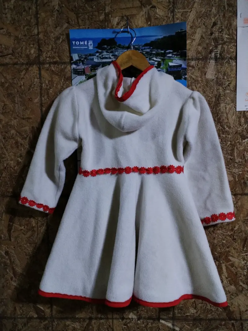 Abrigo de huasa, talla 8 - 2