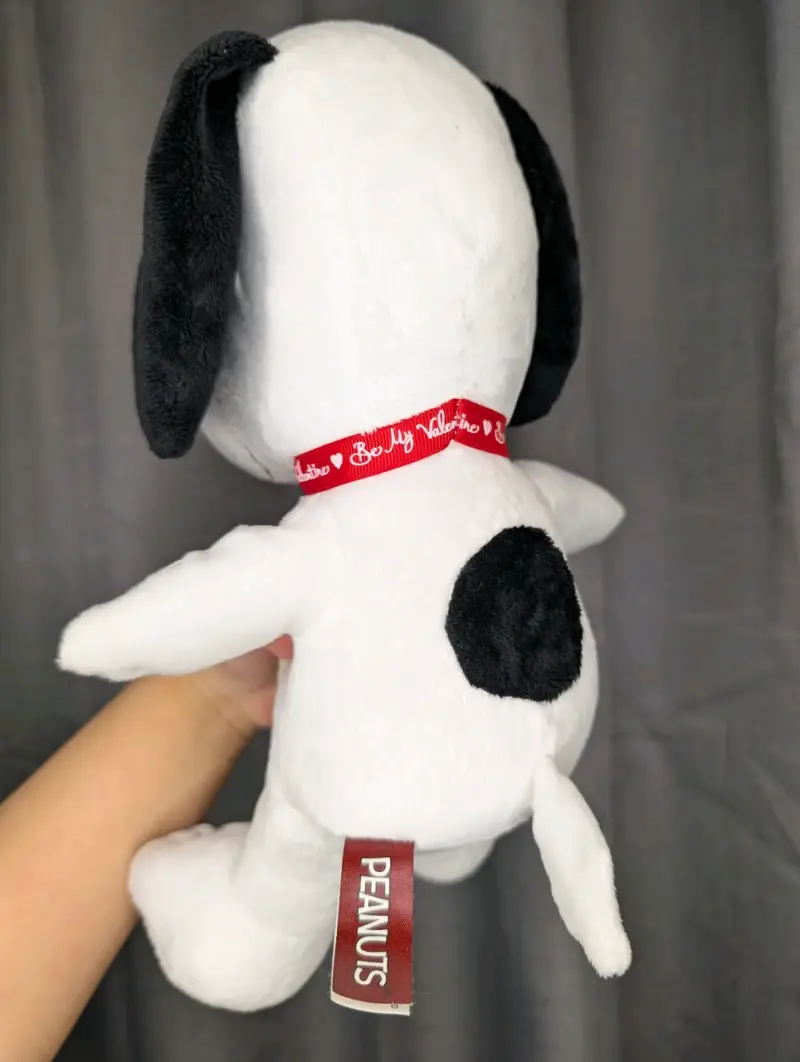Peluche Snoopy con diseño de besos - 4