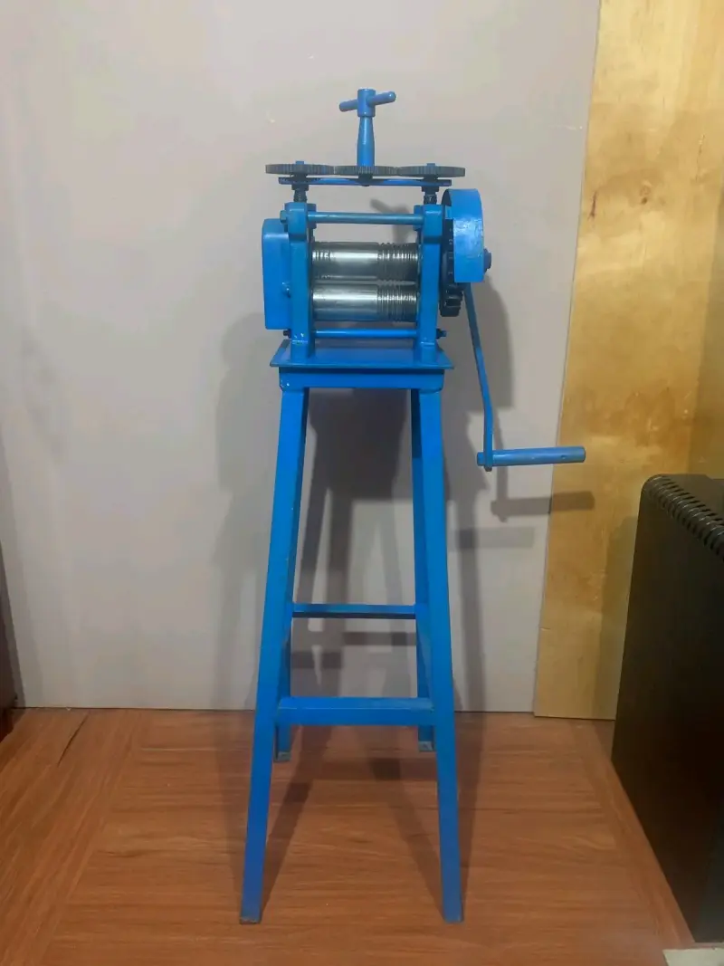 Laminadora de metal manual azul - 2