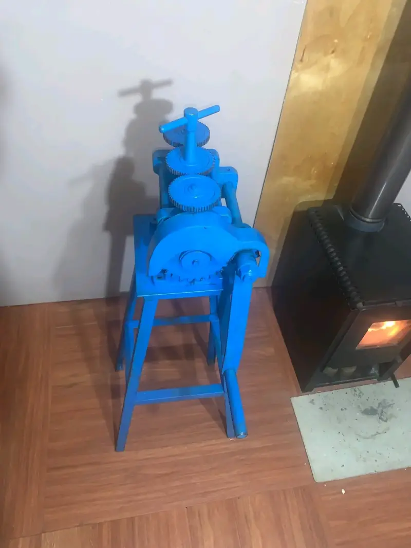 Laminadora de metal manual azul - 5