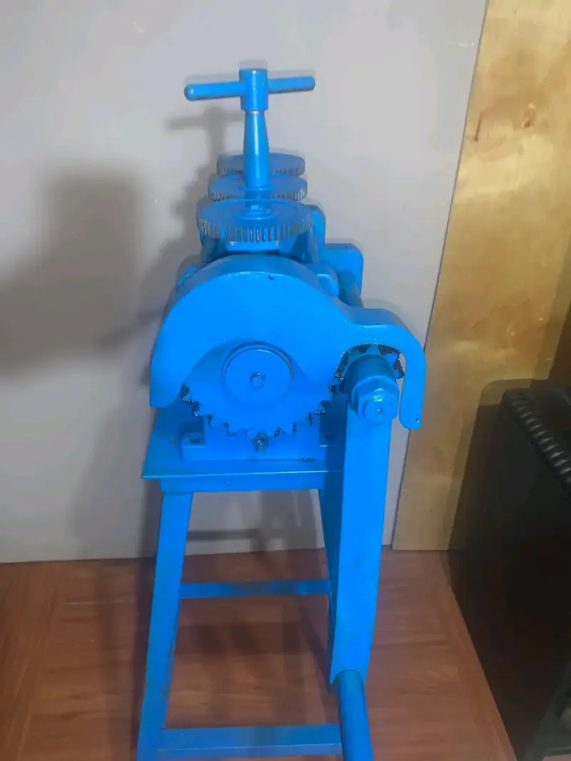 Laminadora de metal manual azul - 6