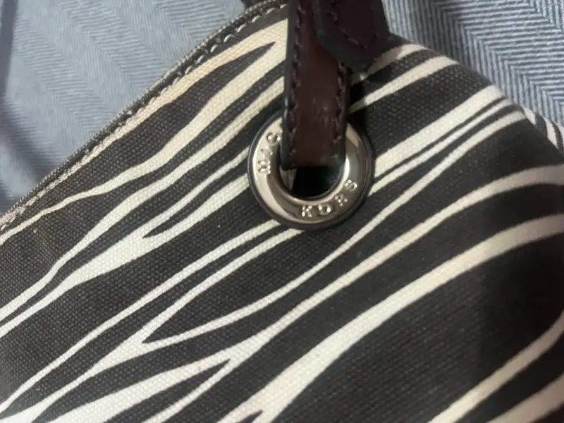 Bolso de mano Michael Kors con diseño de rayas - 2