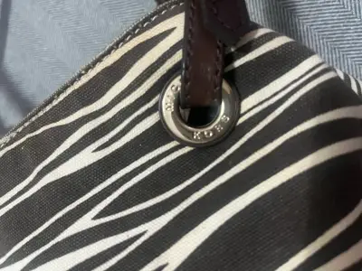 Bolso de mano Michael Kors con diseño de rayas - miniatura 2