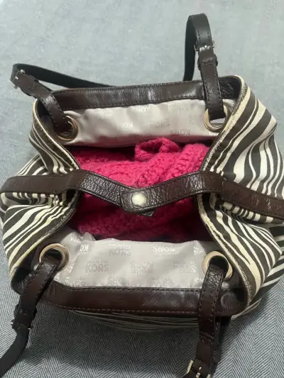 Bolso de mano Michael Kors con diseño de rayas - miniatura 3