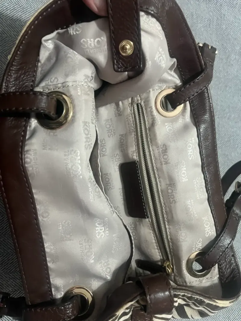 Bolso de mano Michael Kors con diseño de rayas - 5