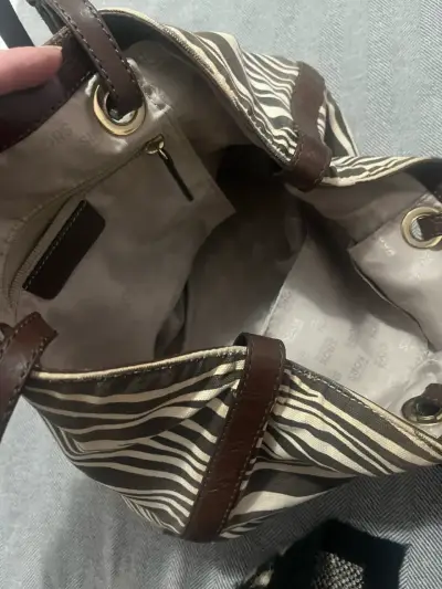 Bolso de mano Michael Kors con diseño de rayas - miniatura 6