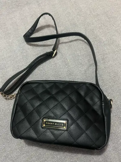 Cartera cruzada negra Perry Ellis elegante - miniatura 1