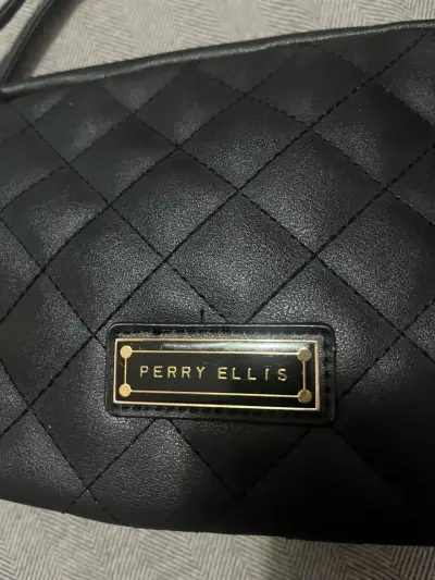 Cartera cruzada negra Perry Ellis elegante - miniatura 2