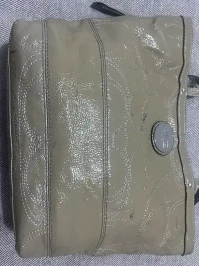 Bolso de cuero beige Coach con logo - miniatura 2