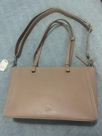 Cartera de cuero beige con correa ajustable - miniatura 1