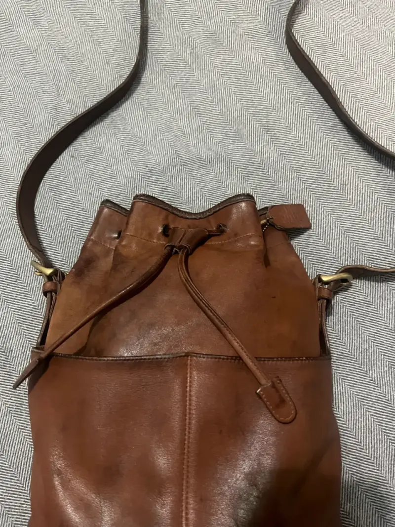 Bolso de cuero Coach marrón estilo bombonera