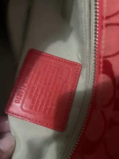 Bolso de hombro rojo Coach con diseño monograma - miniatura 6