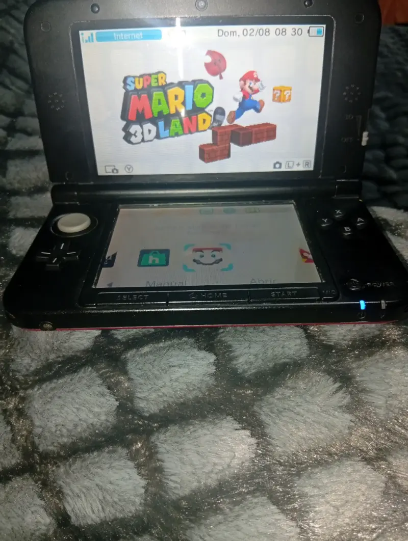 Nintendo 3DS XL rojo solo detalle pintura - 2