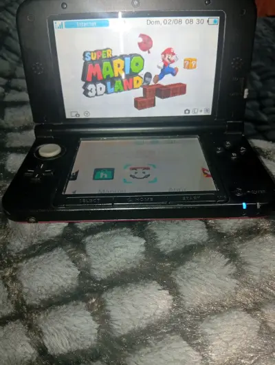 Nintendo 3DS XL rojo solo detalle pintura - miniatura 2