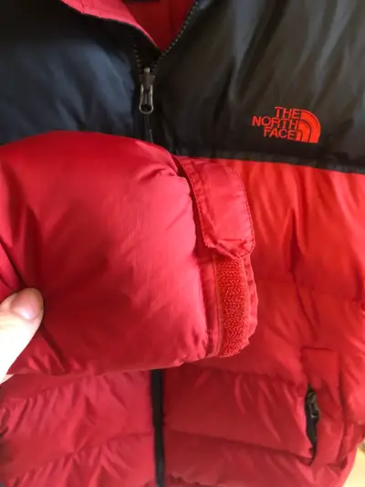 Chaqueta de plumas roja The North Face para invierno - miniatura 3