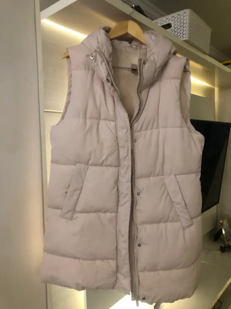 Chaleco acolchado sin mangas beige para mujer - 2