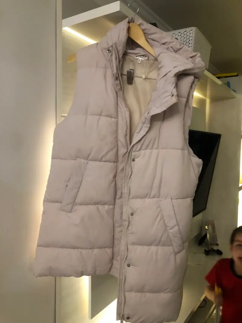 Chaleco acolchado sin mangas beige para mujer - 3