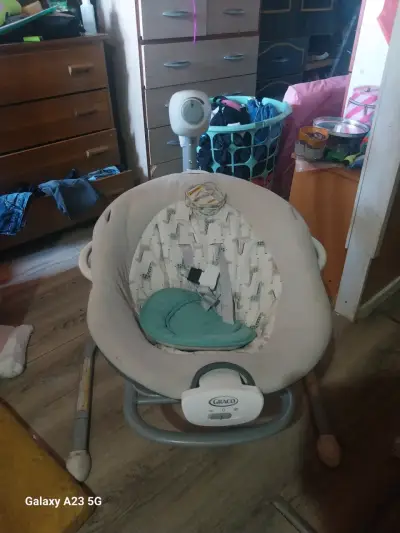 Columpio para bebé Graco con base sólida - miniatura 3