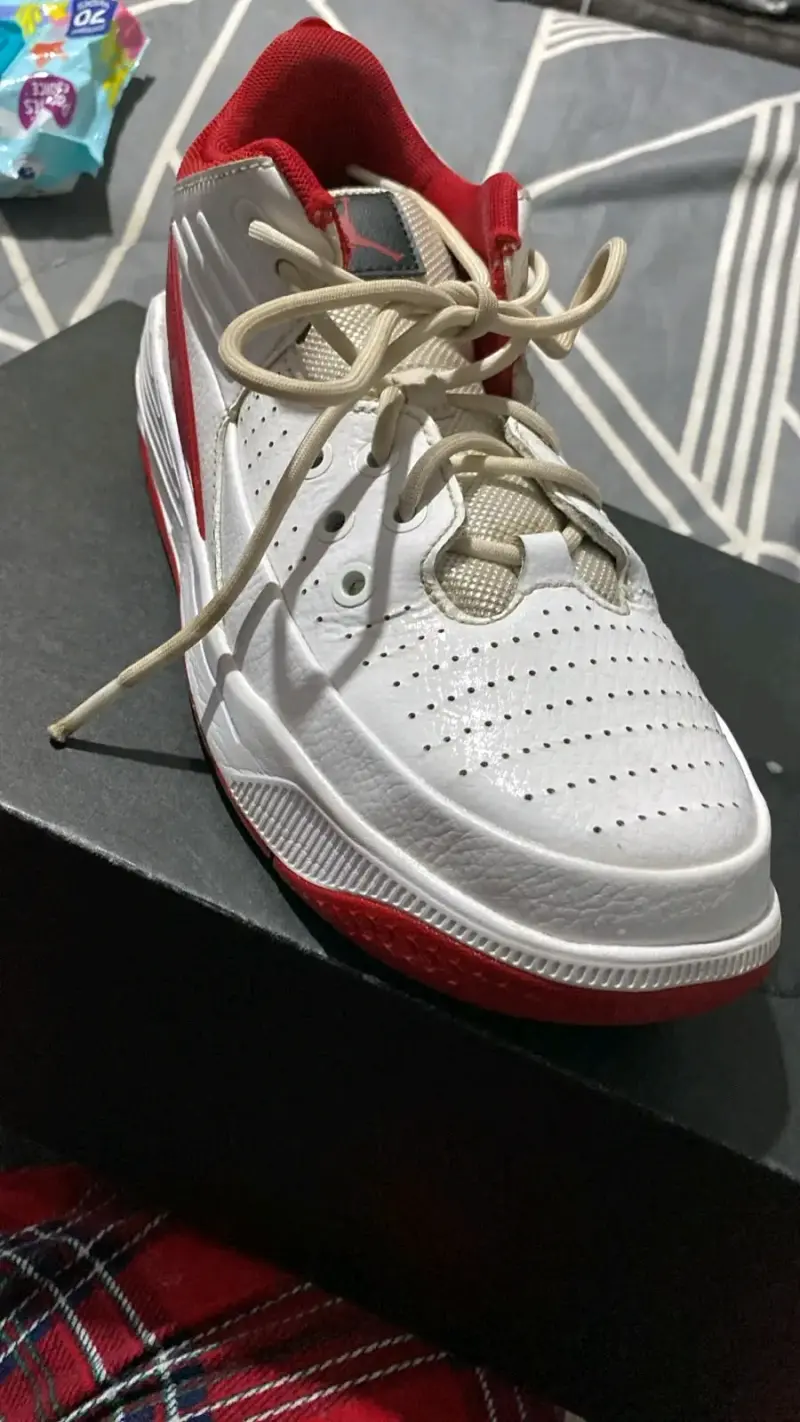 Zapatillas deportivas Jordan Max Aura 5 blancas y rojas - 1