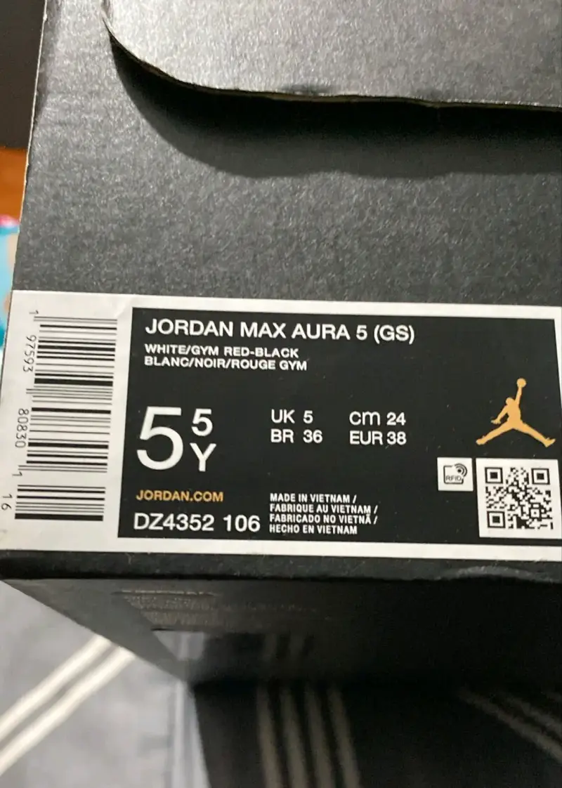Zapatillas deportivas Jordan Max Aura 5 blancas y rojas - 3