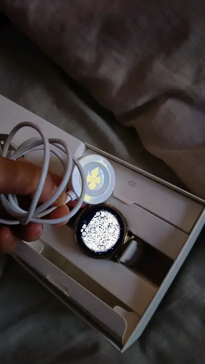 Smartwatch Huawei Watch GT 5 dorado con correa blanca - miniatura 3