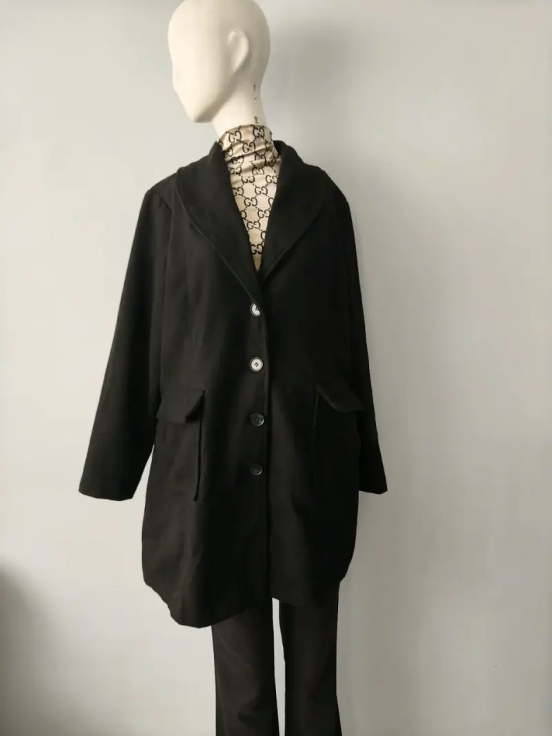 Abrigo negro elegante para mujer Brigitte naux - 5