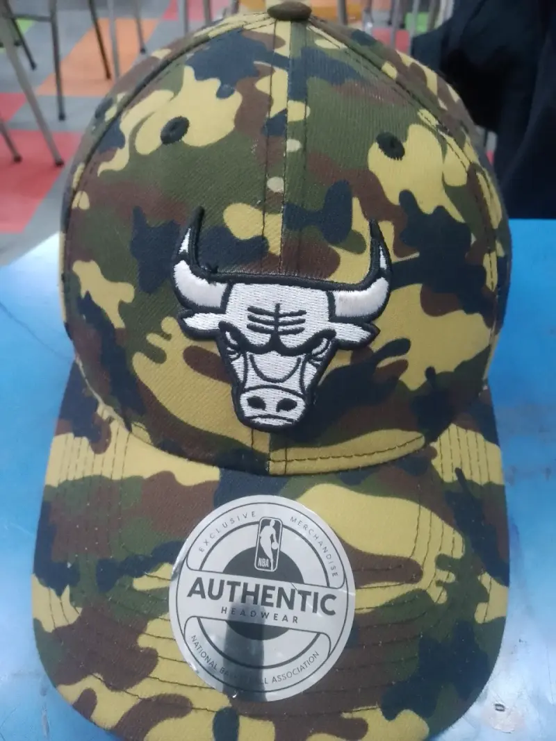 Gorra camuflada NBA Authentic Headwear - 1