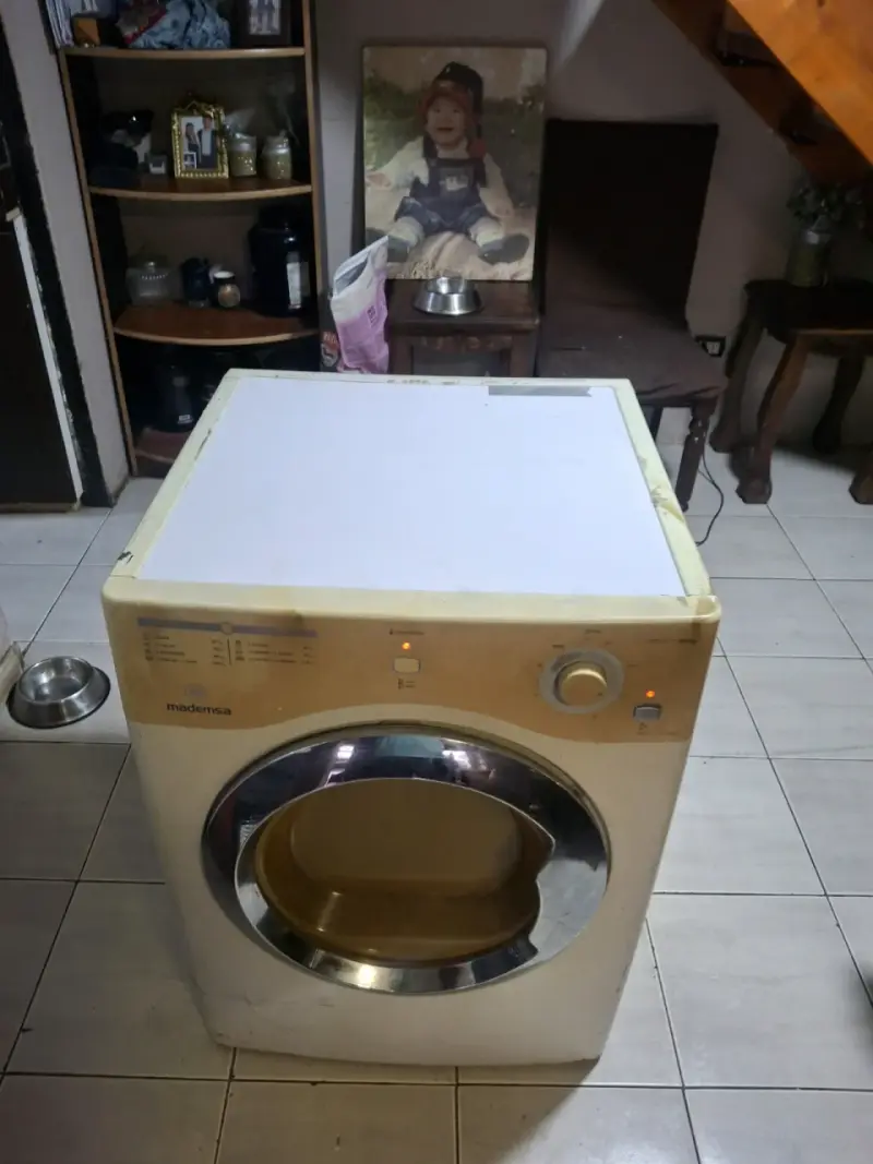 Secadora de ropa Mademsa en buen estado - 2
