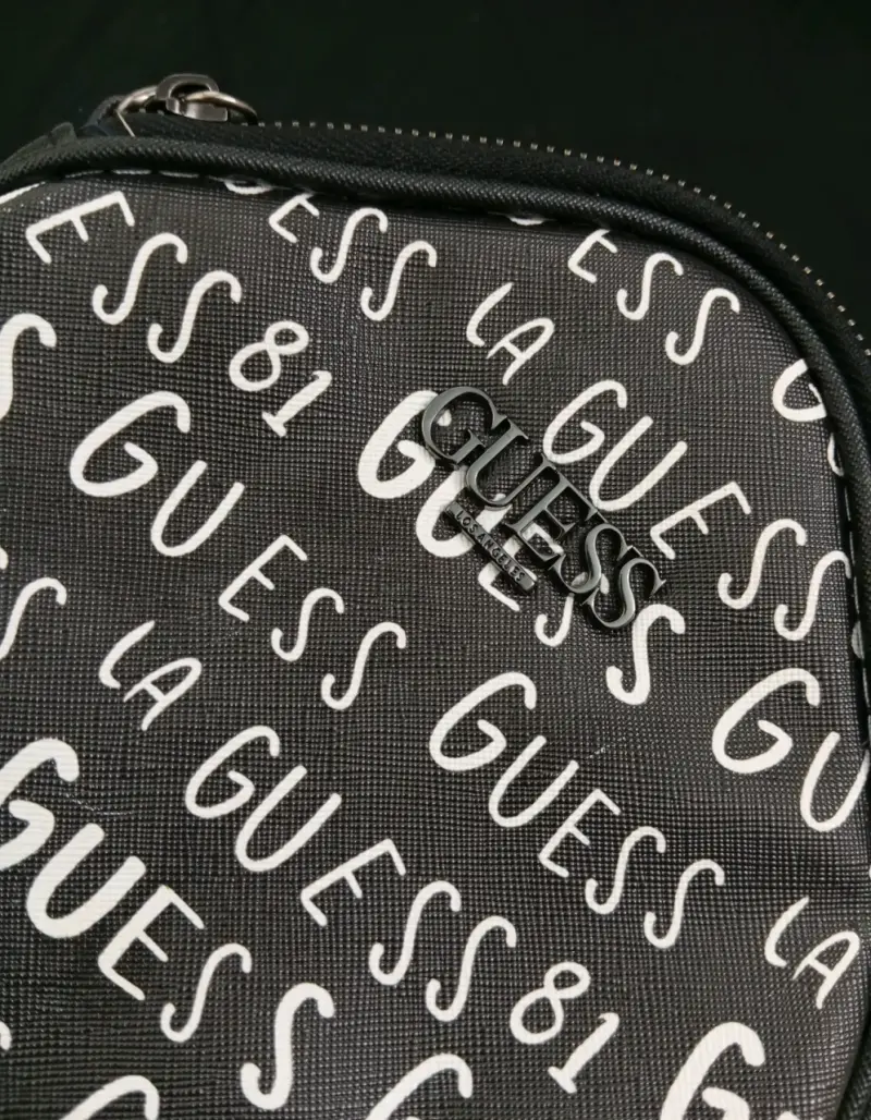 Bolso bandolera Guess negro con logo - 1