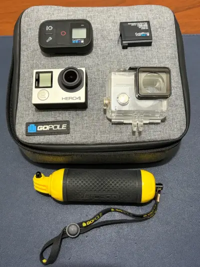 Cámara GoPro Hero4 con accesorios y estuche - miniatura 1