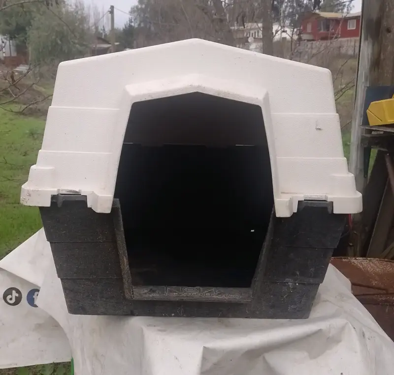 Casa para perro de plástico resistente - 1