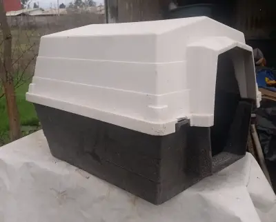 Casa para perro de plástico resistente - miniatura 3