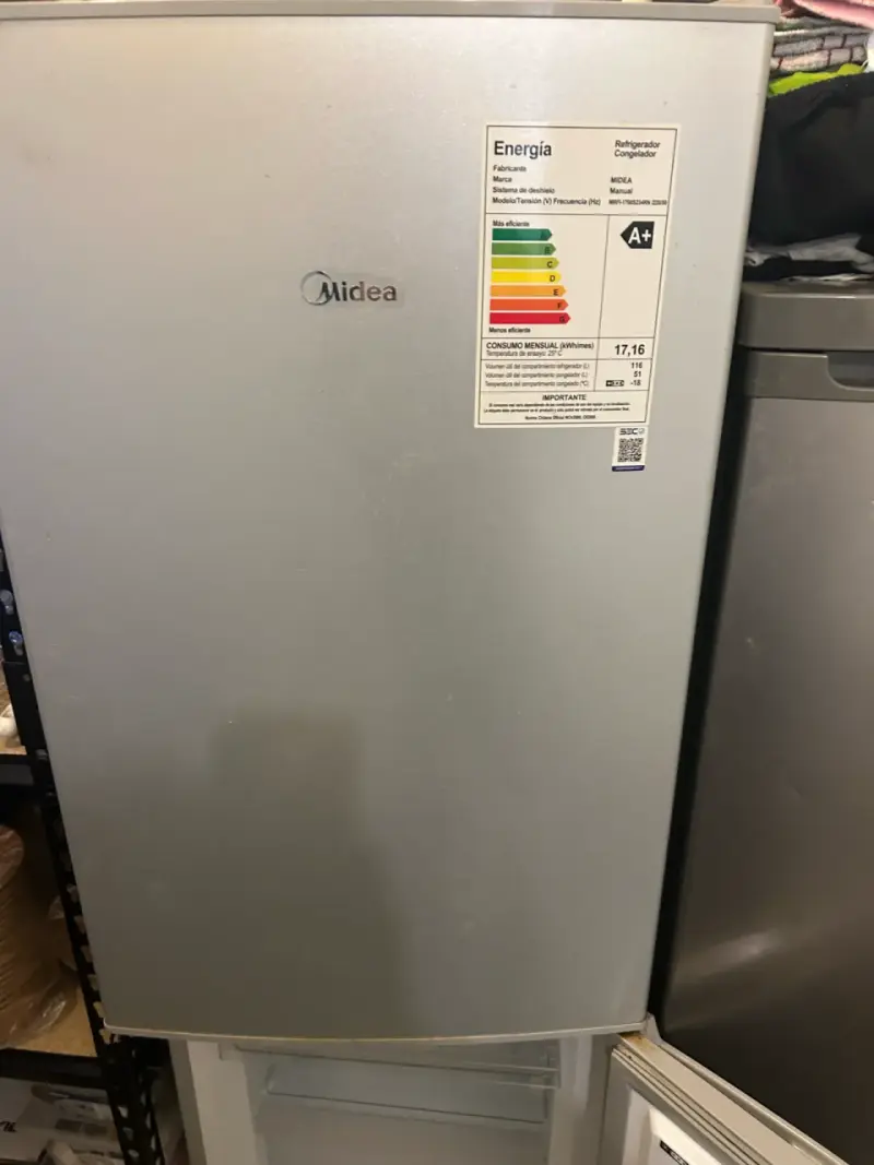 Refrigerador Midea con Congelador A+ - 1
